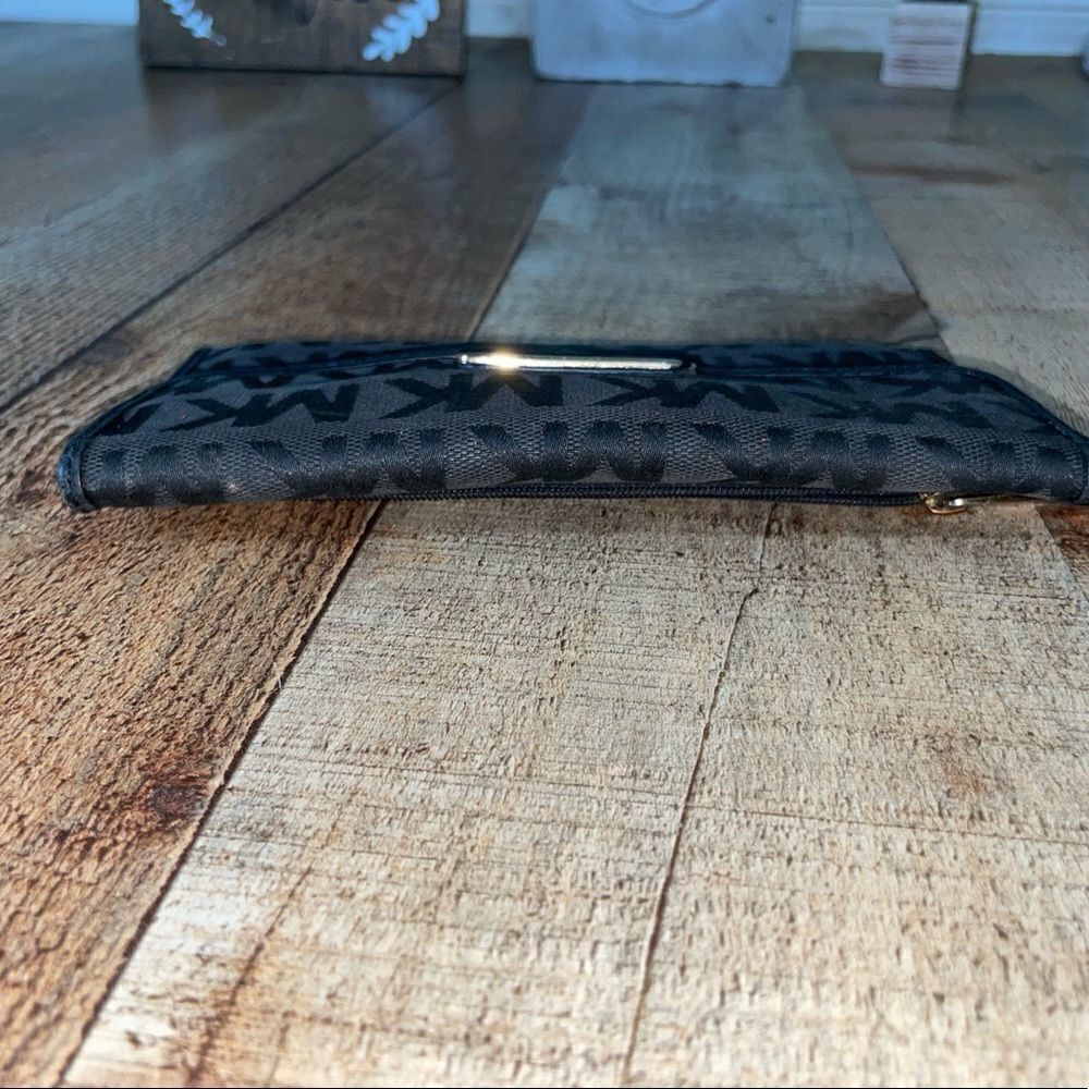 Michael Kors black fabric wallet - Picture 9 of 13